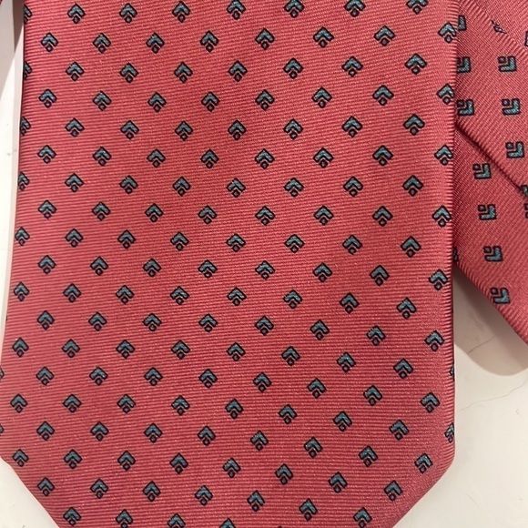 Christian Dior Pink/Salmon Silk Tie—FANTASTIC!!  Like New Condition!! - Picture 6 of 6